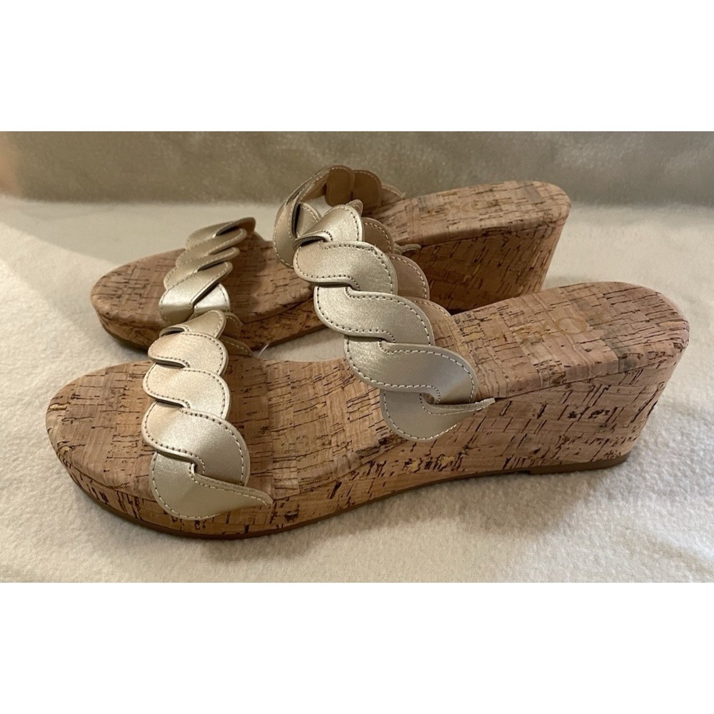 XOXO Women's Joana B Wedge Sandal 8.5 Metallic Gold Twisted Strap Cork Heel